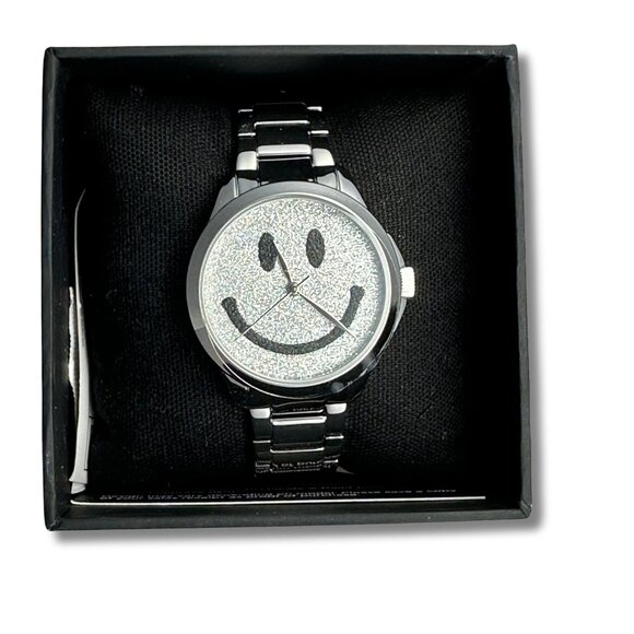 Preppy Steve Madden Womens Silver-Tone Smiley Face Watch with Crystal Background - Picture 3 of 5